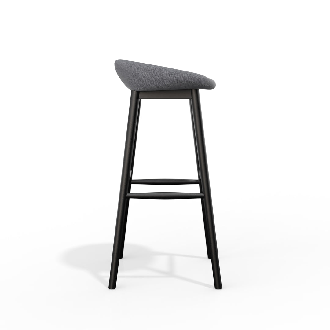 Porventura Cake black stools with sleek design, featuring comfortable seats and sturdy legs for modern interior decor.