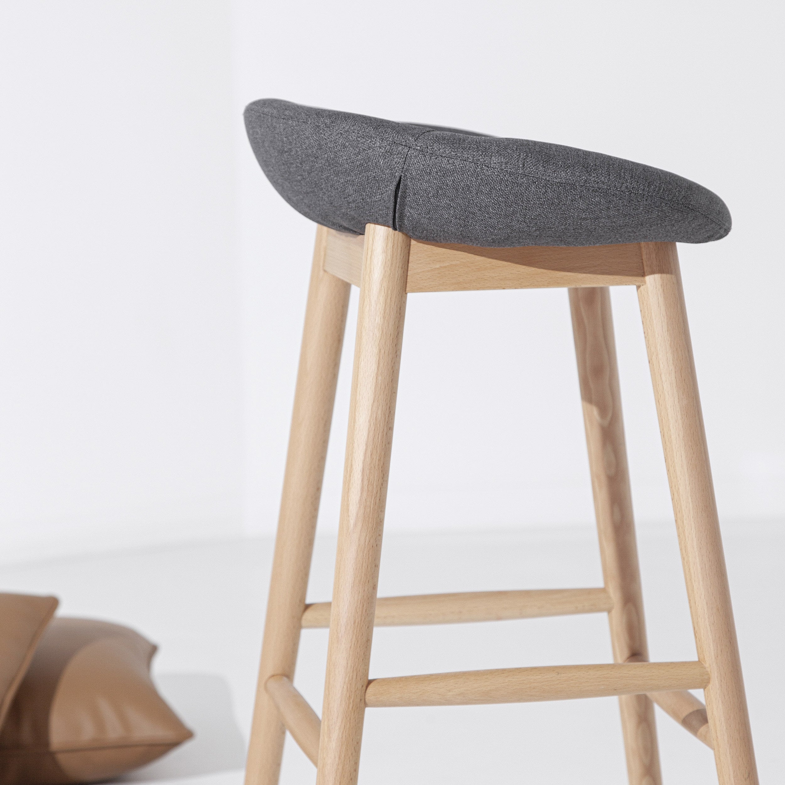 Porventura cake-shaped stool with a colorful, detailed design, perfect for modern decor and functional seating.