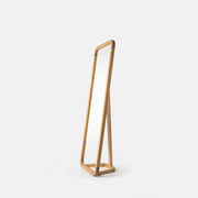 Espelho preguiçoso Porventura com um design elegante e moderno, visto de perfil, refletindo a luz e enfatizando a sua forma elegante.