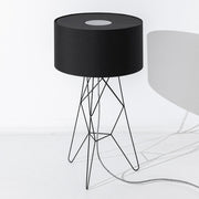 Candeeiro de parede Porventura Tension com design elegante e moderno e braço ajustável, ideal para decoração de interiores contemporânea.