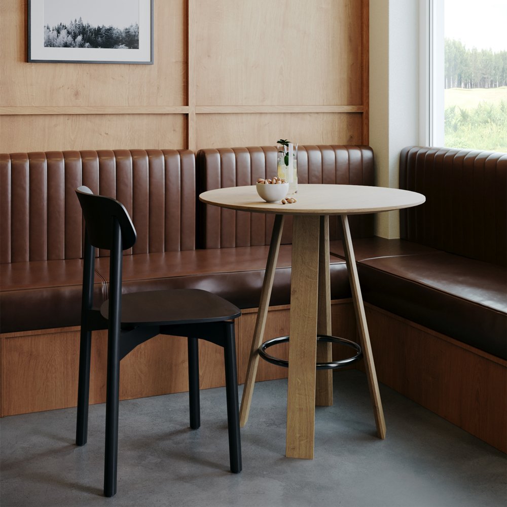 Mesa de restaurante Linear da Porventura com um elegante tampo de madeira e pés robustos em metal, ideal para espaços de refeições modernos.